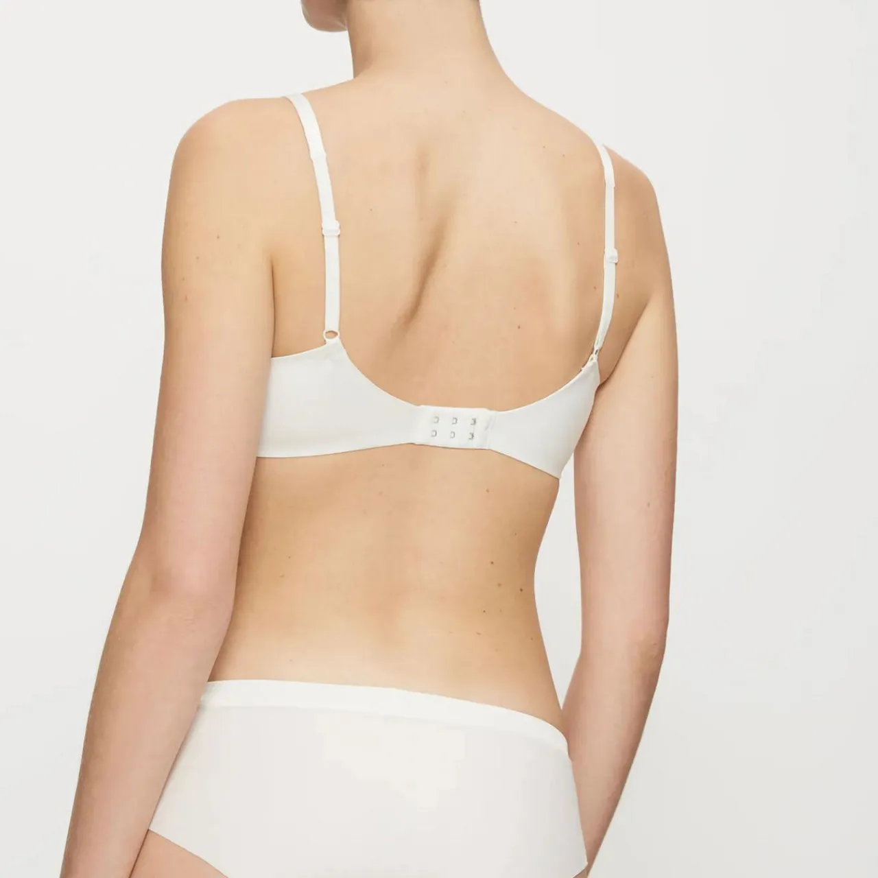 Online Body Make-Up Soft Touch Bra Women Lingerie