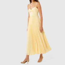 Hot Chloe Pleated Flared Dress Women Dresses