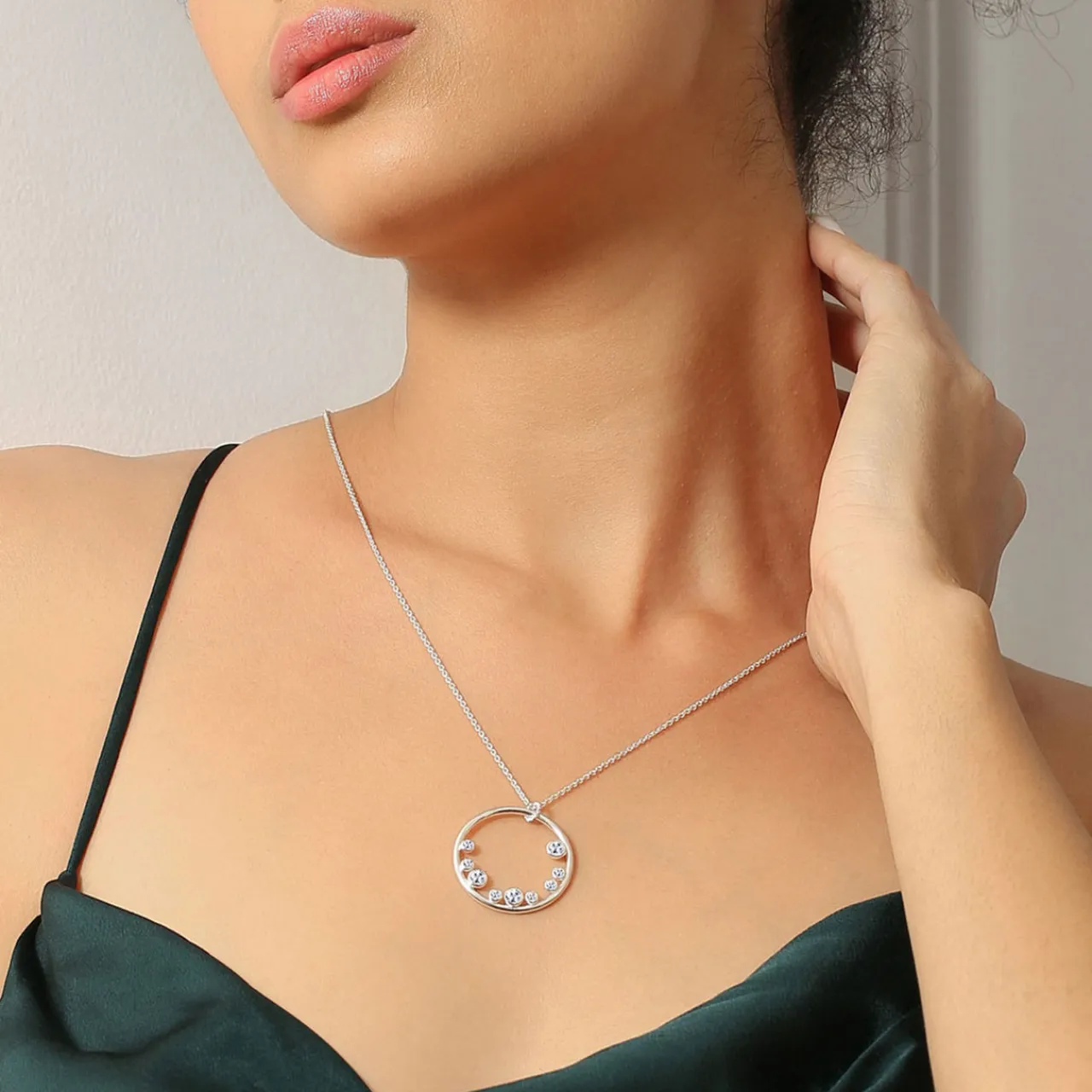Online Circular Pendant Necklace Women Necklaces
