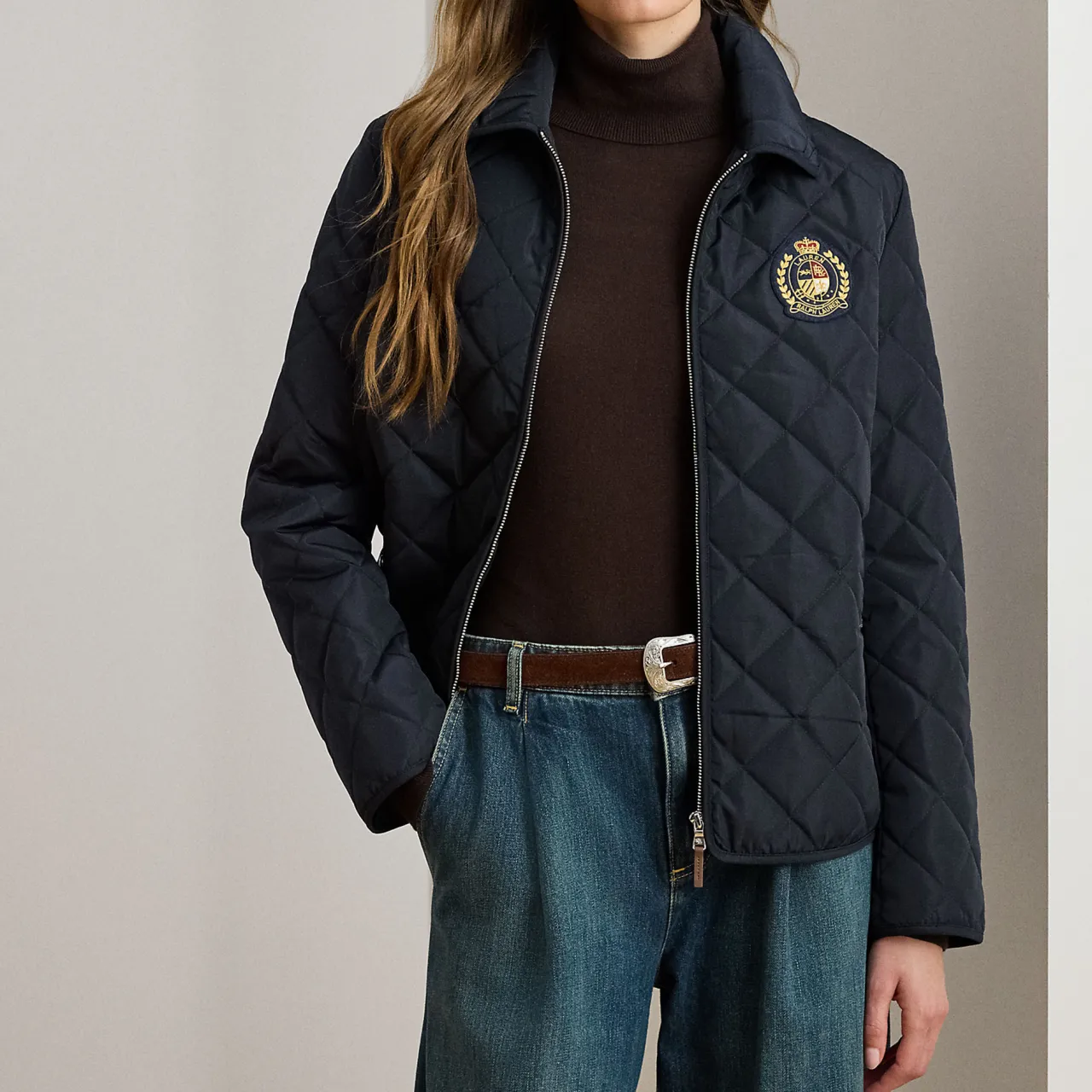 Outlet Crest Patch Diamond Quilted Jacket Women Coats & Jackets