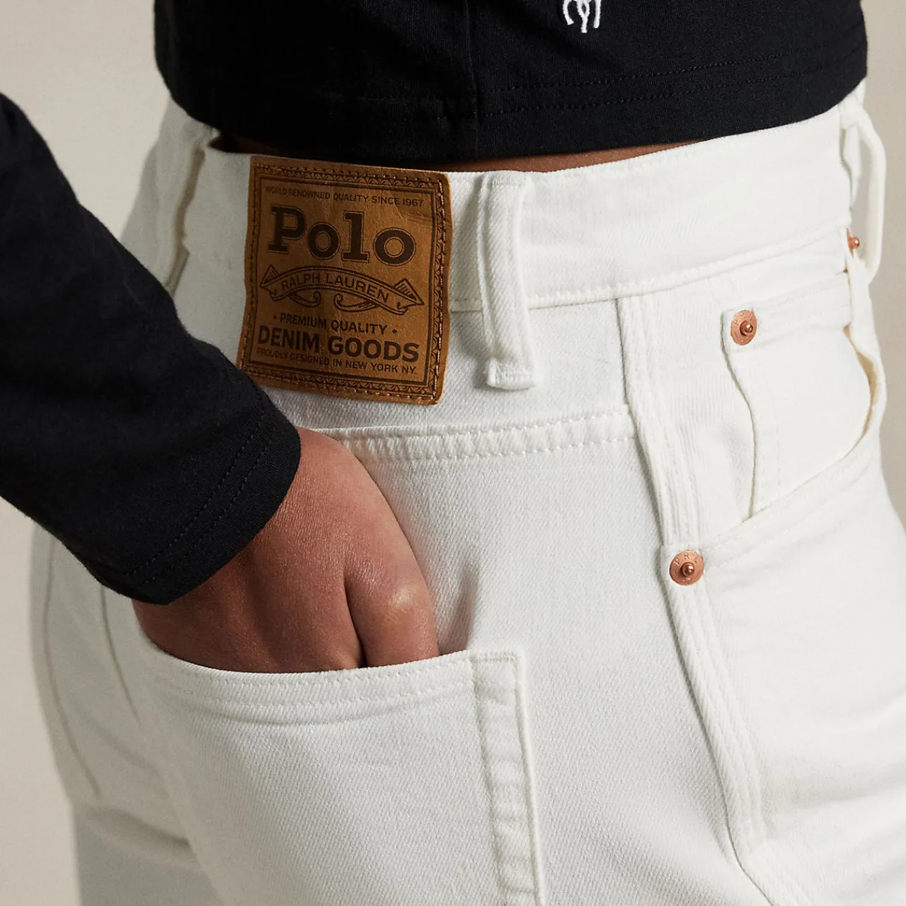 Sale Curved High-Rise Tapered Jeans Women Trousers & Shorts