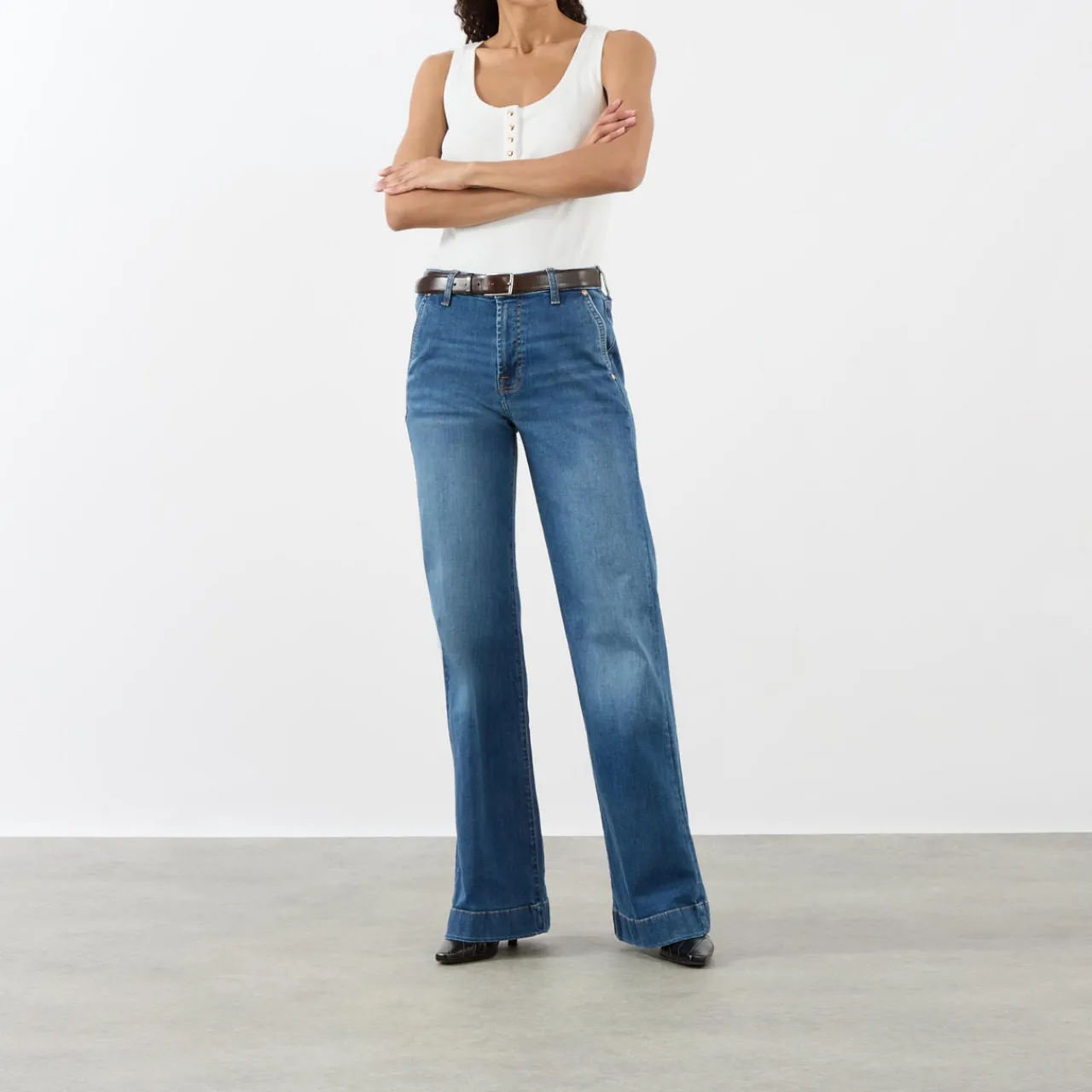 Online Dojo Modern Flared Leg Jeans Women Denim