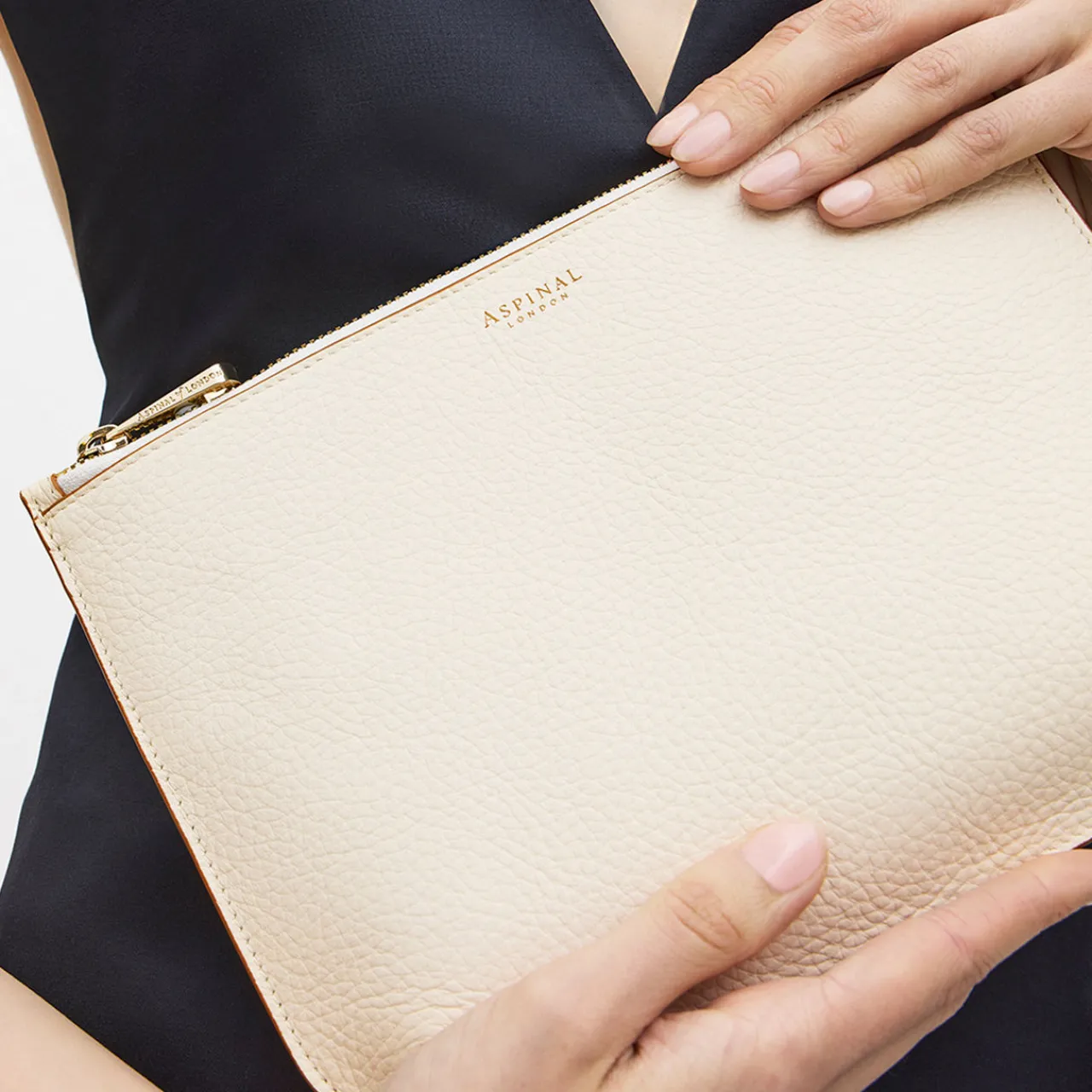 Online Ella Large Grained Leather Pouch Women Clutch Bags