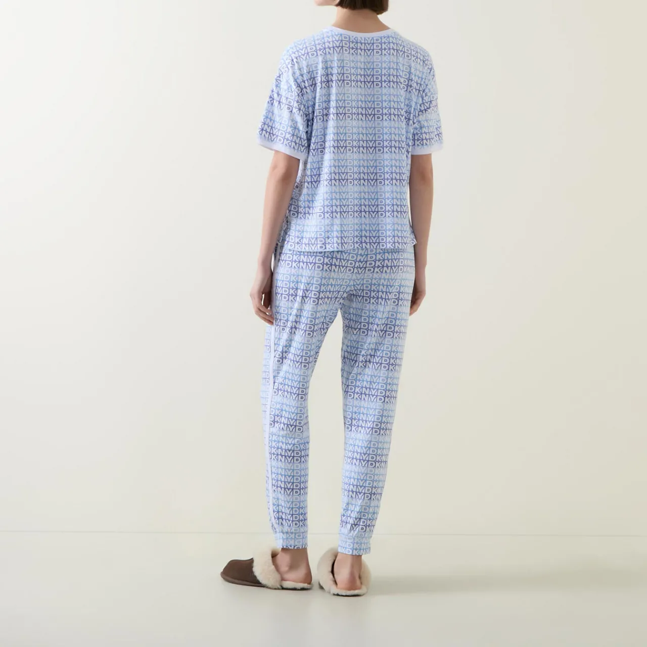 Logo T-Shirt & Bottoms Pyjama Set Women Sleepwear