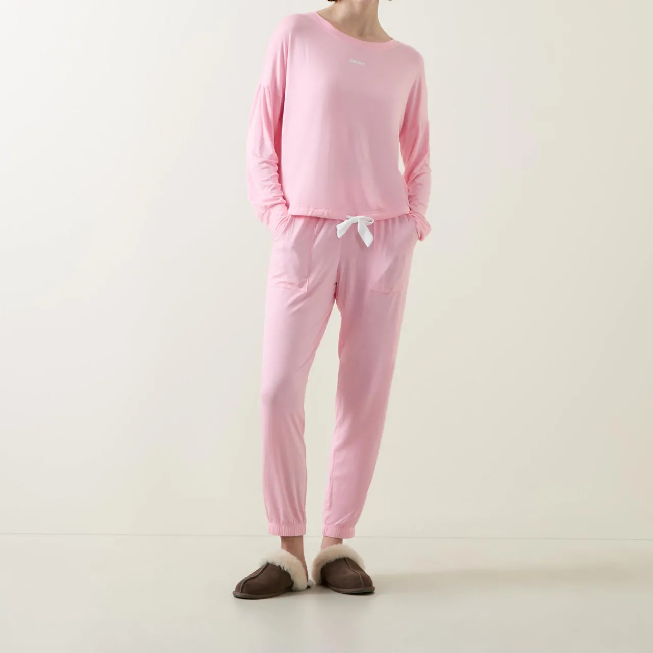 Hot Long-Sleeved Top & Bottoms Pyjama Set Women Sleepwear