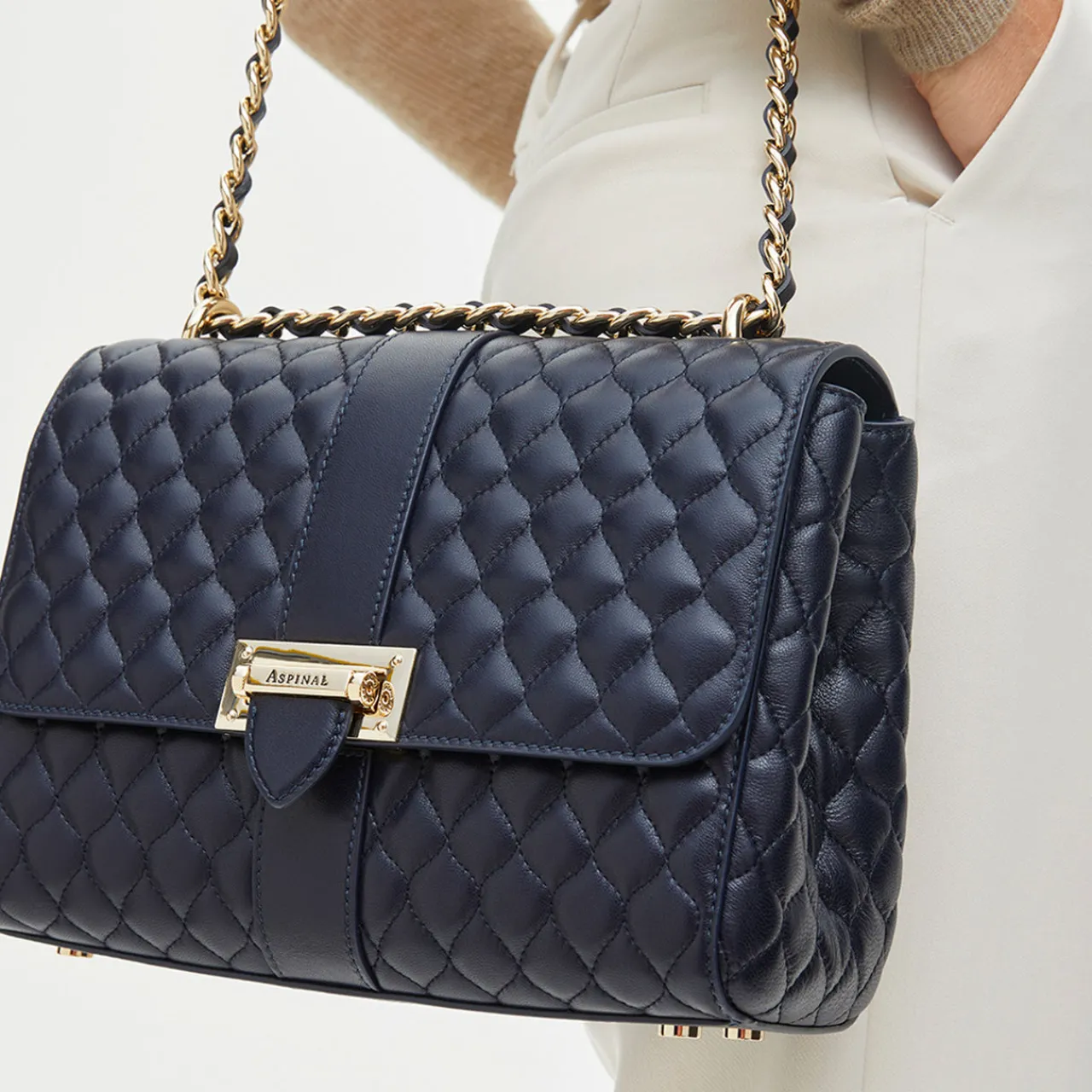 Discount Lottie Large Quilted Shoulder Bag Women Shoulder Bags