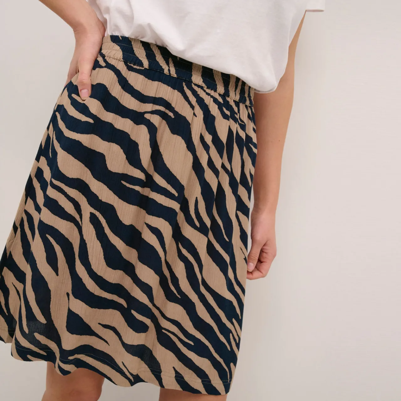 New Marita Printed Mid-Rise Skirt Women Skirts