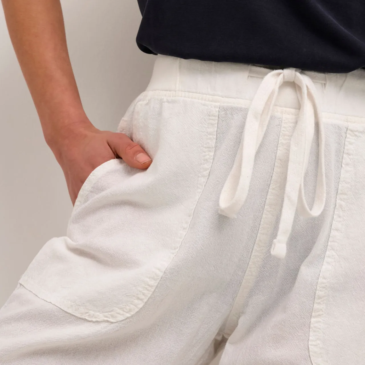 Outlet Naya Drawstring-Waist Casual Shorts Women Trousers & Shorts