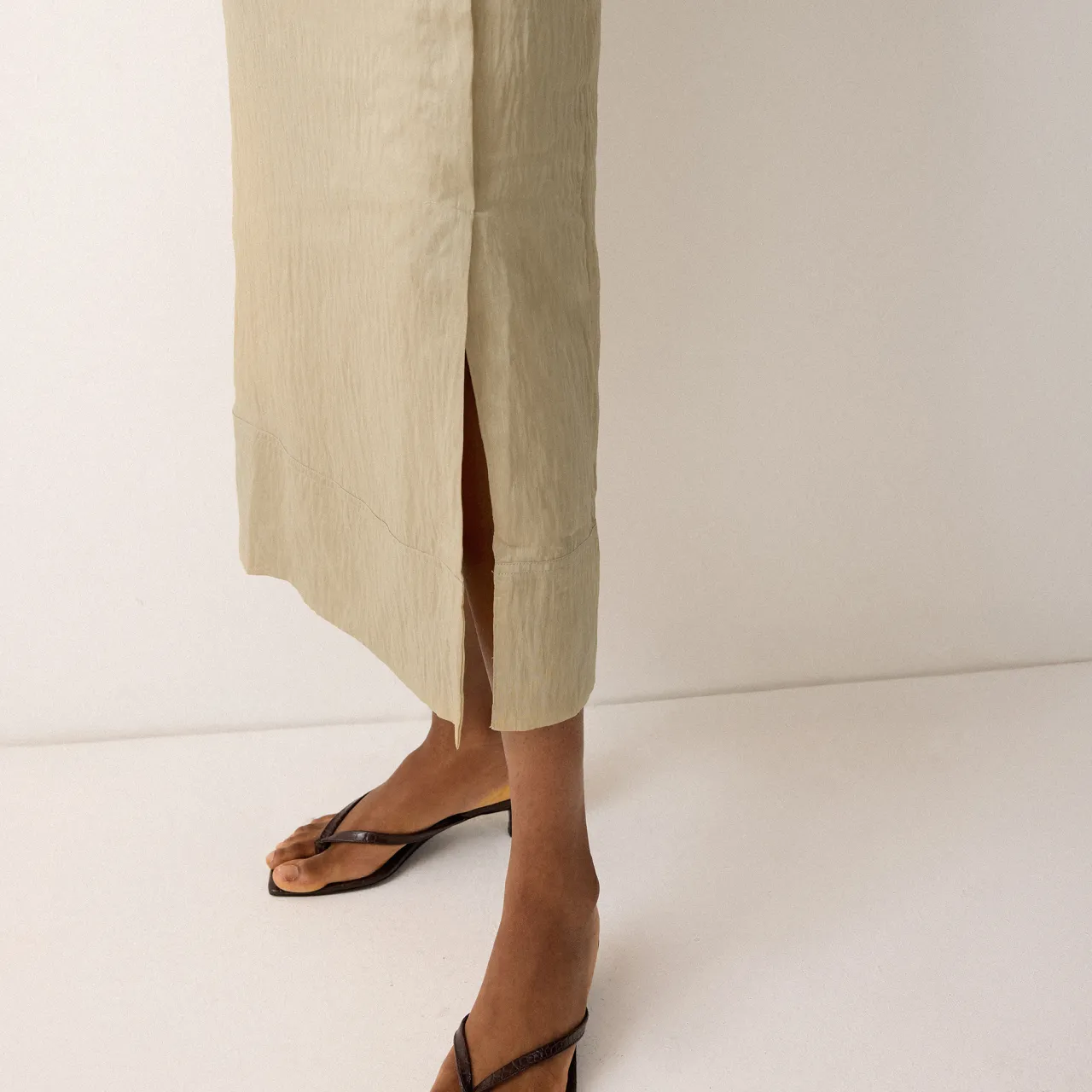 New Textured Seam Side Slit Skirt Women Skirts