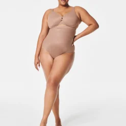 Online Thinstincts® 2.0 Medium Control High Waisted Thong Women Shapewear