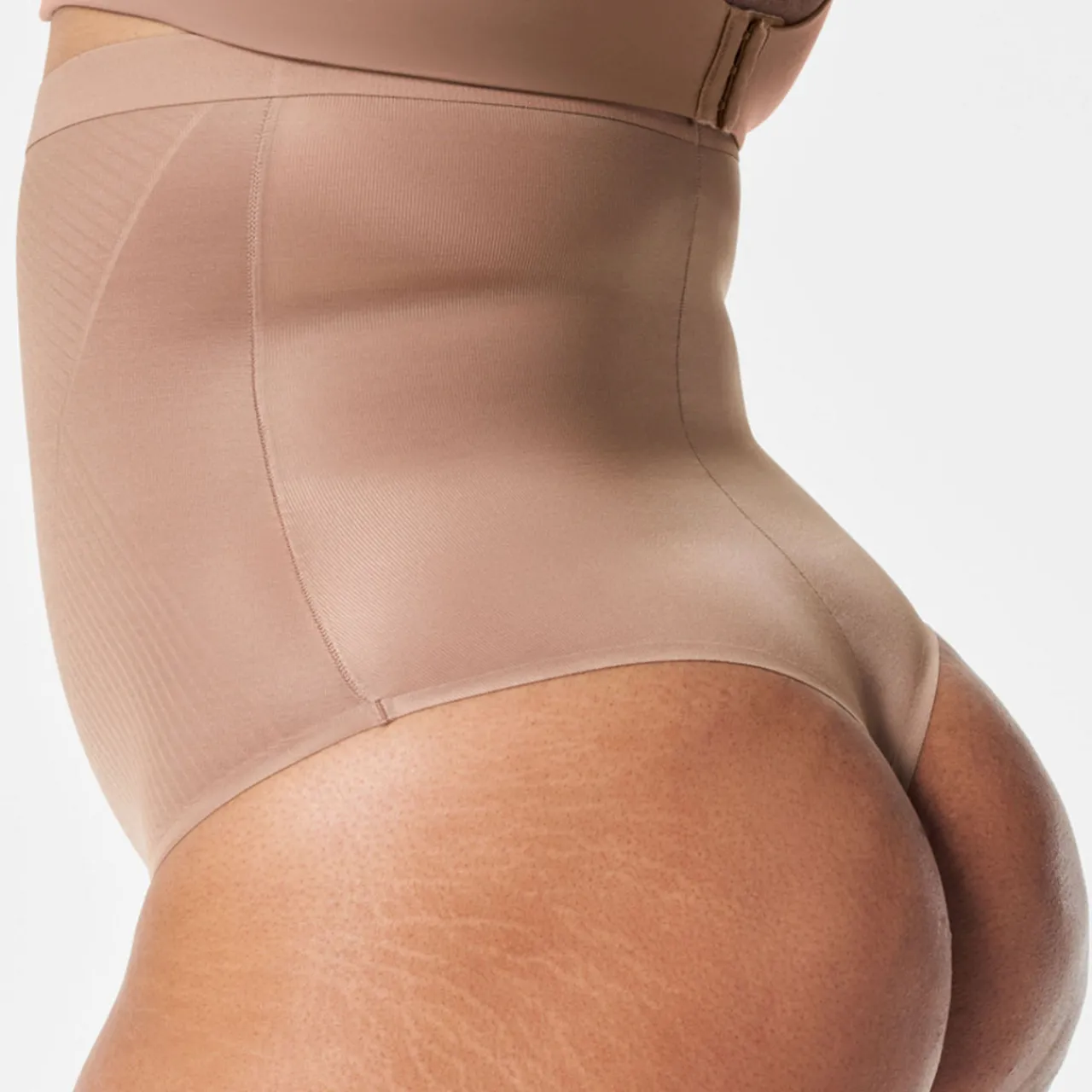 Online Thinstincts® 2.0 Medium Control High Waisted Thong Women Shapewear