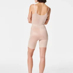 Outlet Thinstincts® 2.0 Medium Control Mid-Thigh Bodysuit Women Shapewear