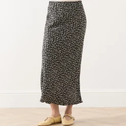 Clearance Trust Mid-Rise Floral Jacquard Skirt Women Skirts
