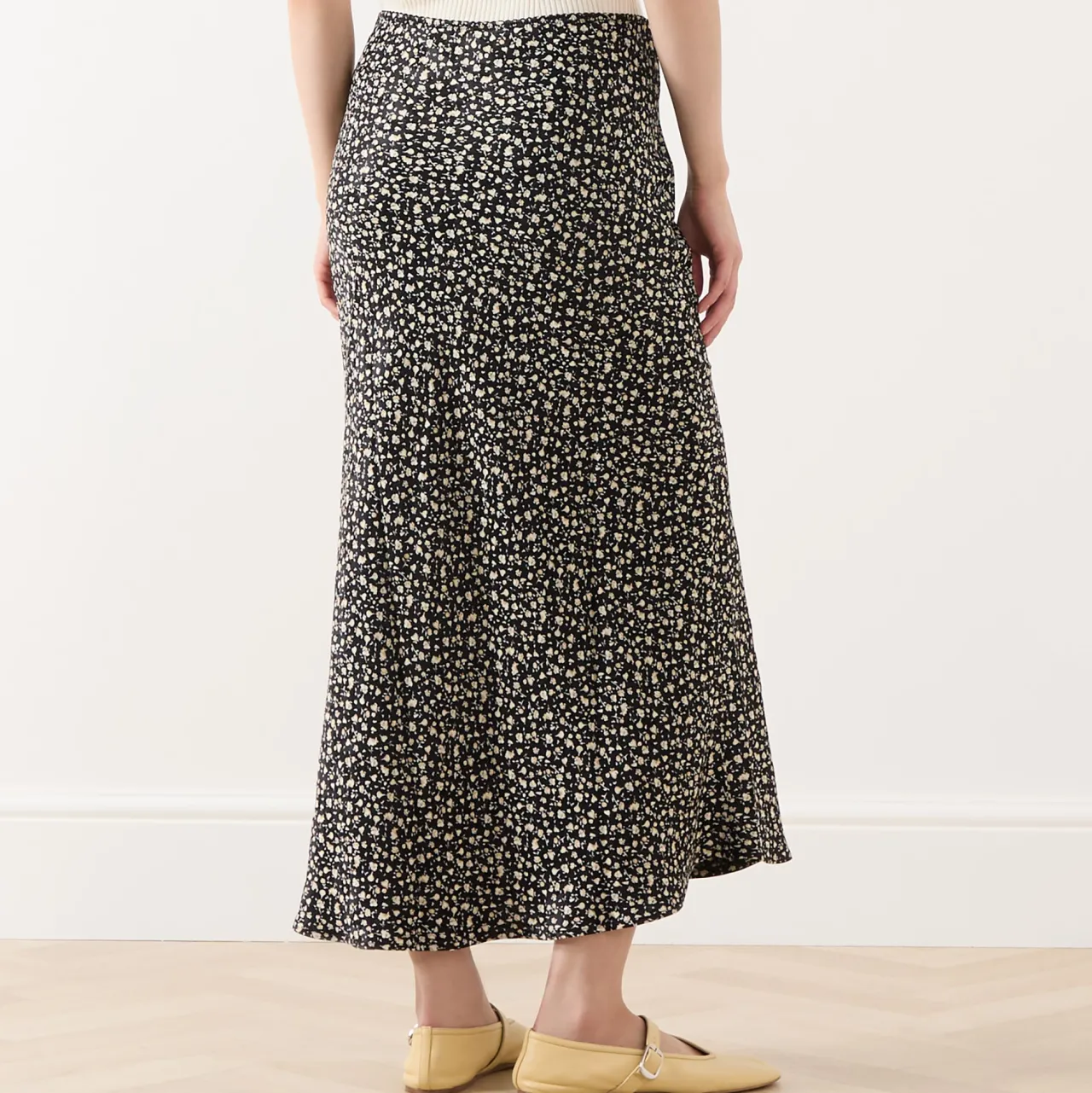 Clearance Trust Mid-Rise Floral Jacquard Skirt Women Skirts