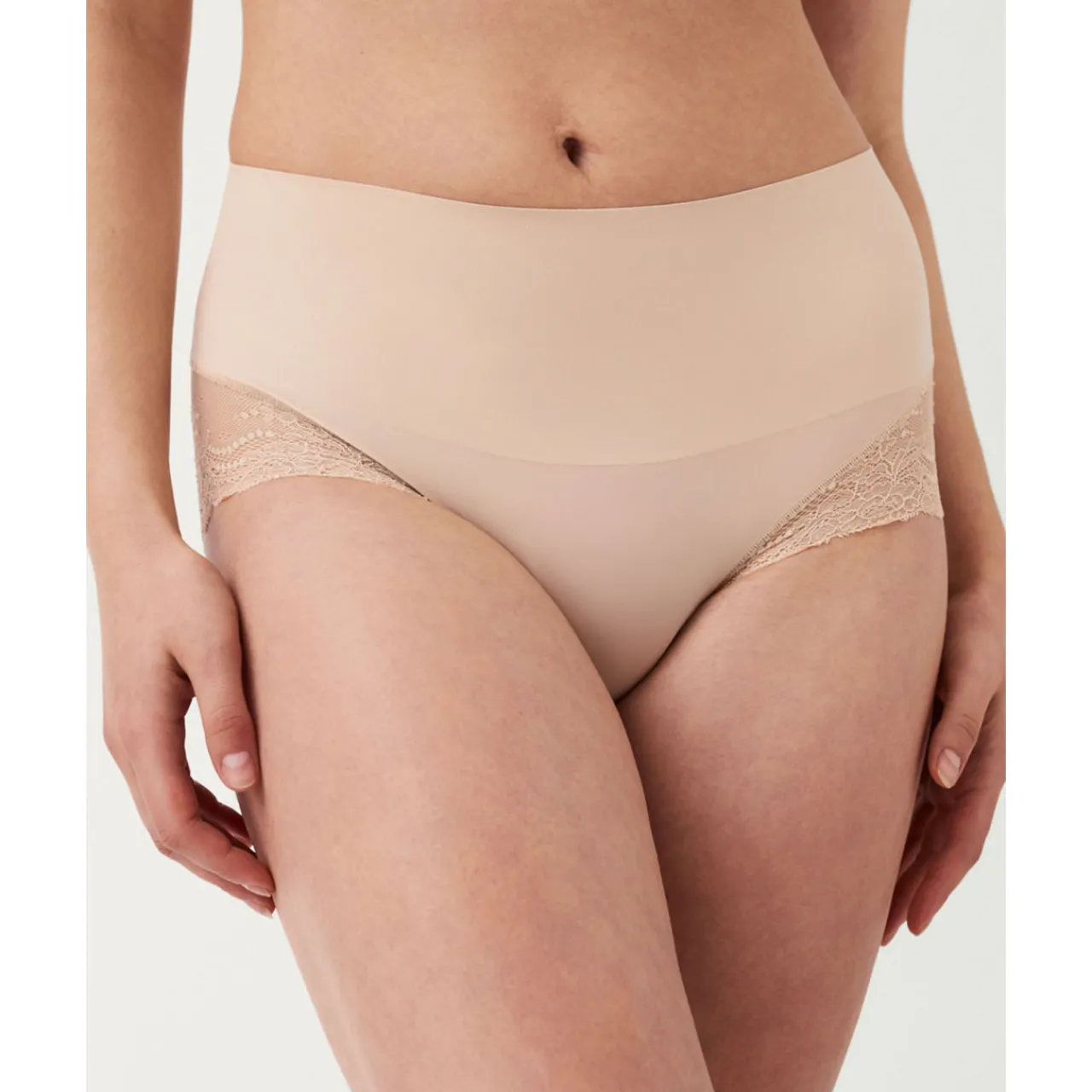 New Undie-tectable® Light Control Lace Hi-Hipster Briefs Women Shapewear